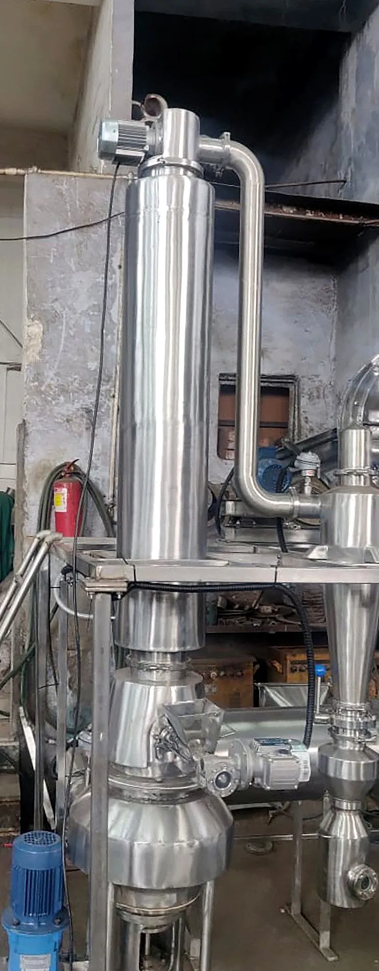 Compact stainless spin flash dryer with screw feeder, drying column and cyclone